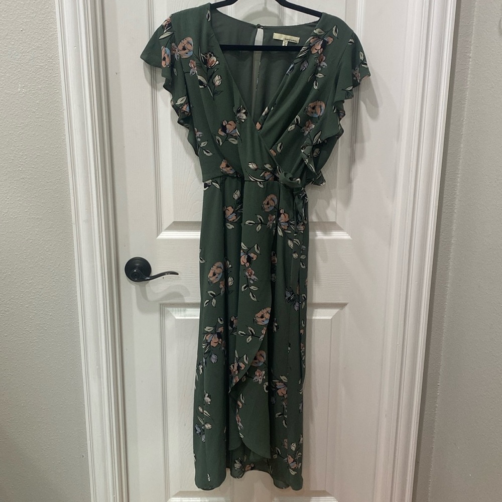 Beautiful Ruffle Sleeve Faux Wrap dress